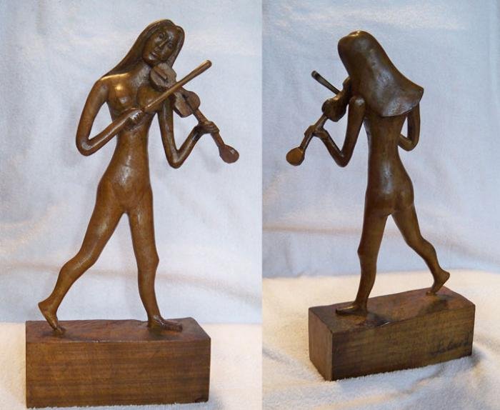 Lady with violin, Sculpture Labus Slobodan