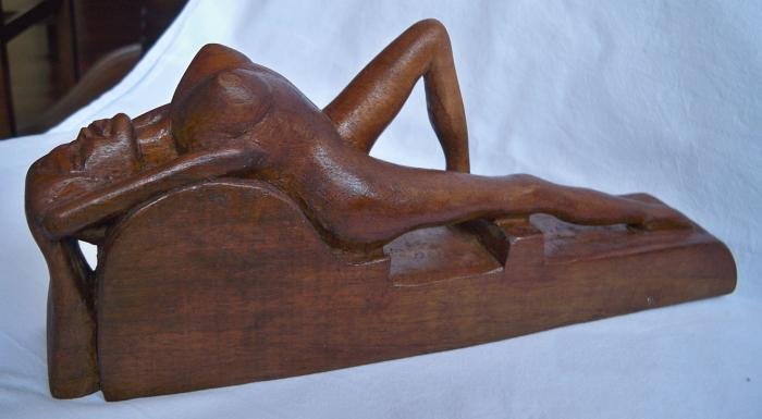 Women resting on waves, Sculpture Labus Slobodan