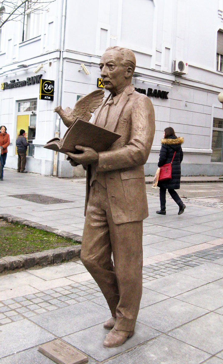 Monument to Veljko Petrović