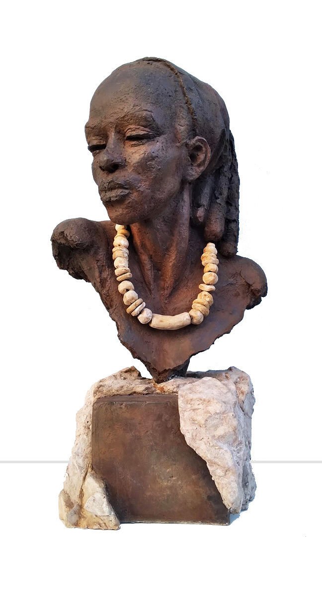 Devojka sa ogrlicom