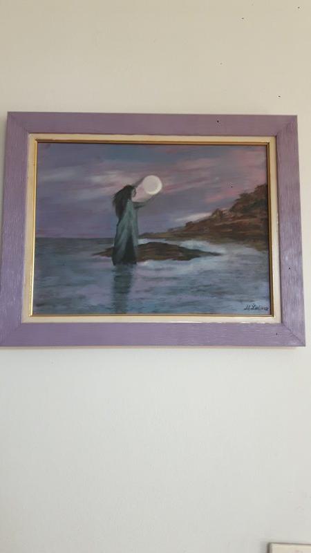 Carobna devojka na  morskoj mesecini
