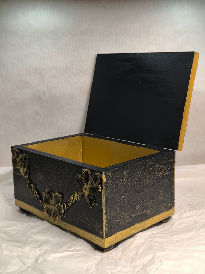 DEKORATIVNA KUTIJA-GOLDEN BLACK 1-UNIKAT, Rukotvorina Jelić Maja