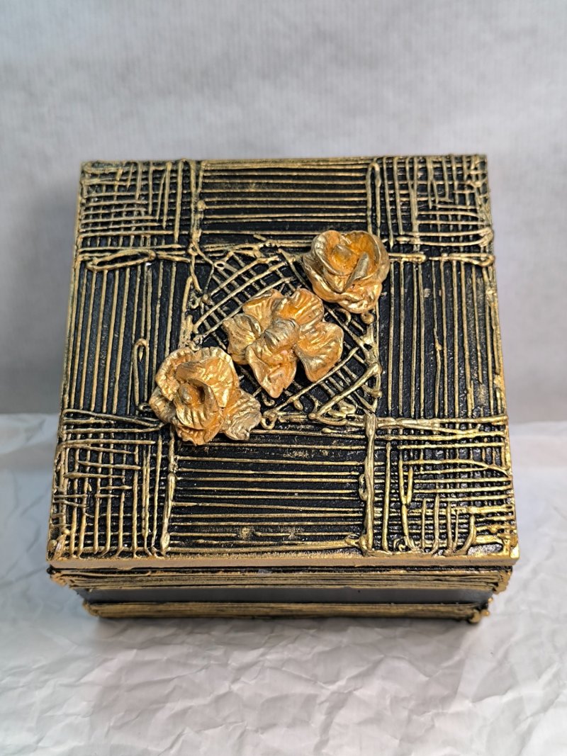 DECORATIVE BOX-GOLDEN BLACK 2-UNIQUE, Handicraft Jelić Maja
