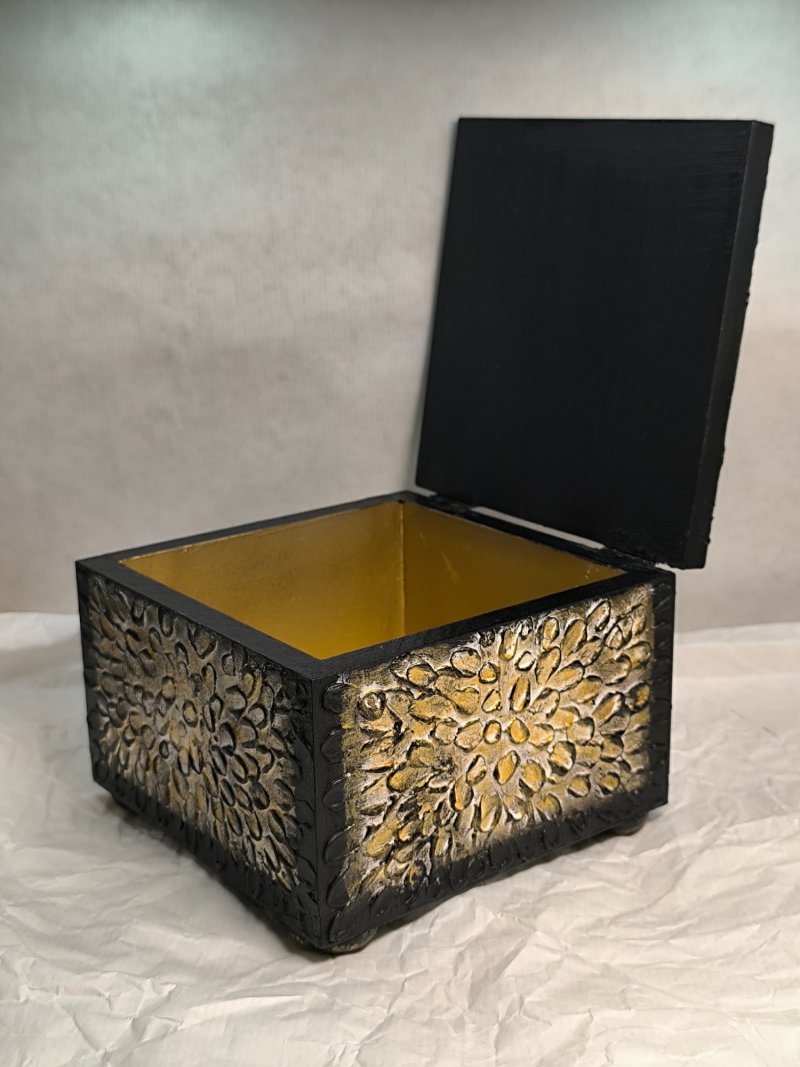 DECORATIVE BOX-GOLDEN BLACK 3-UNIQUE, Handicraft Jelić Maja