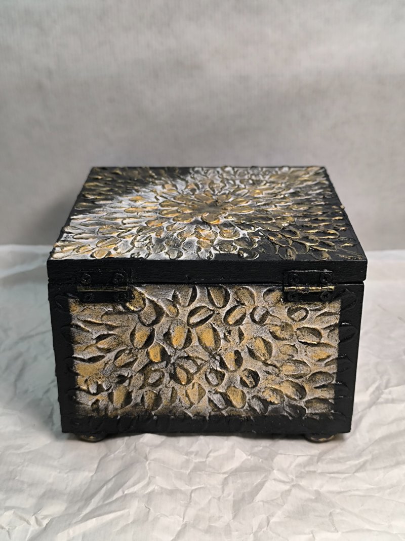 DECORATIVE BOX-GOLDEN BLACK 3-UNIQUE, Handicraft Jelić Maja