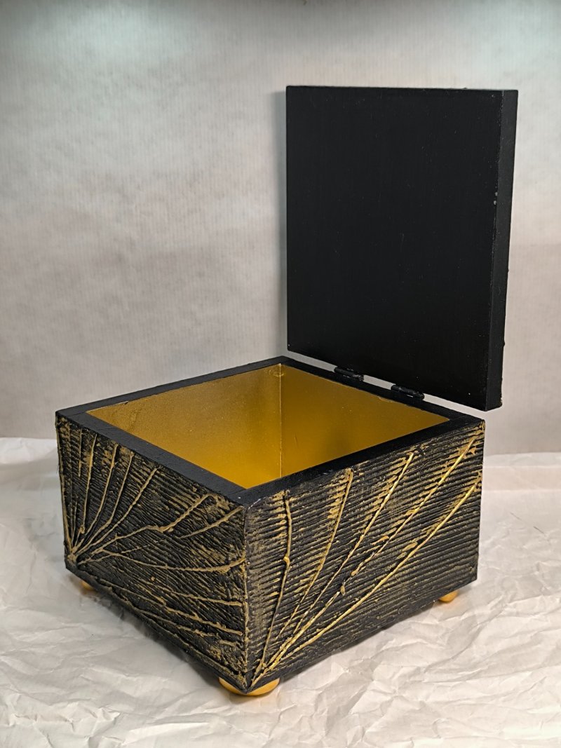 DECORATIVE BOX-GOLDEN BLACK 5-UNIQUE, Handicraft Jelić Maja