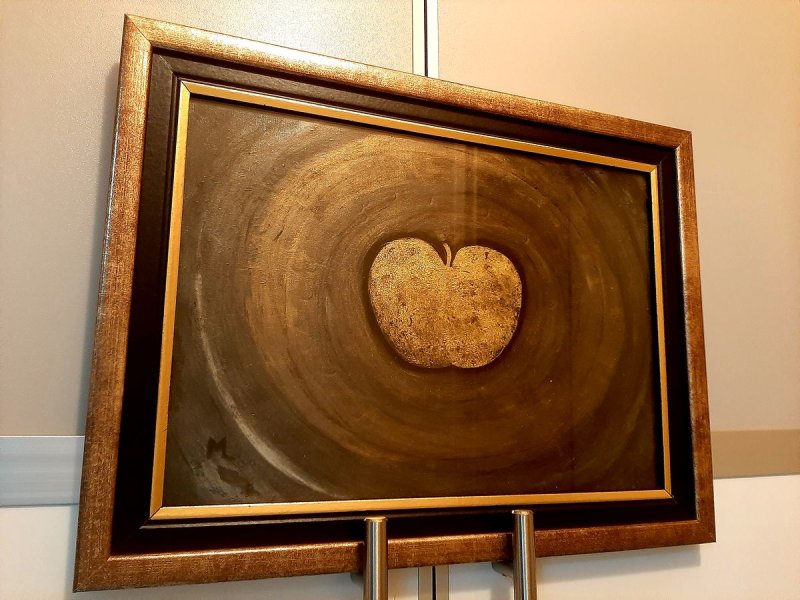 Jabuka razdora, Painting Marija Vujackov