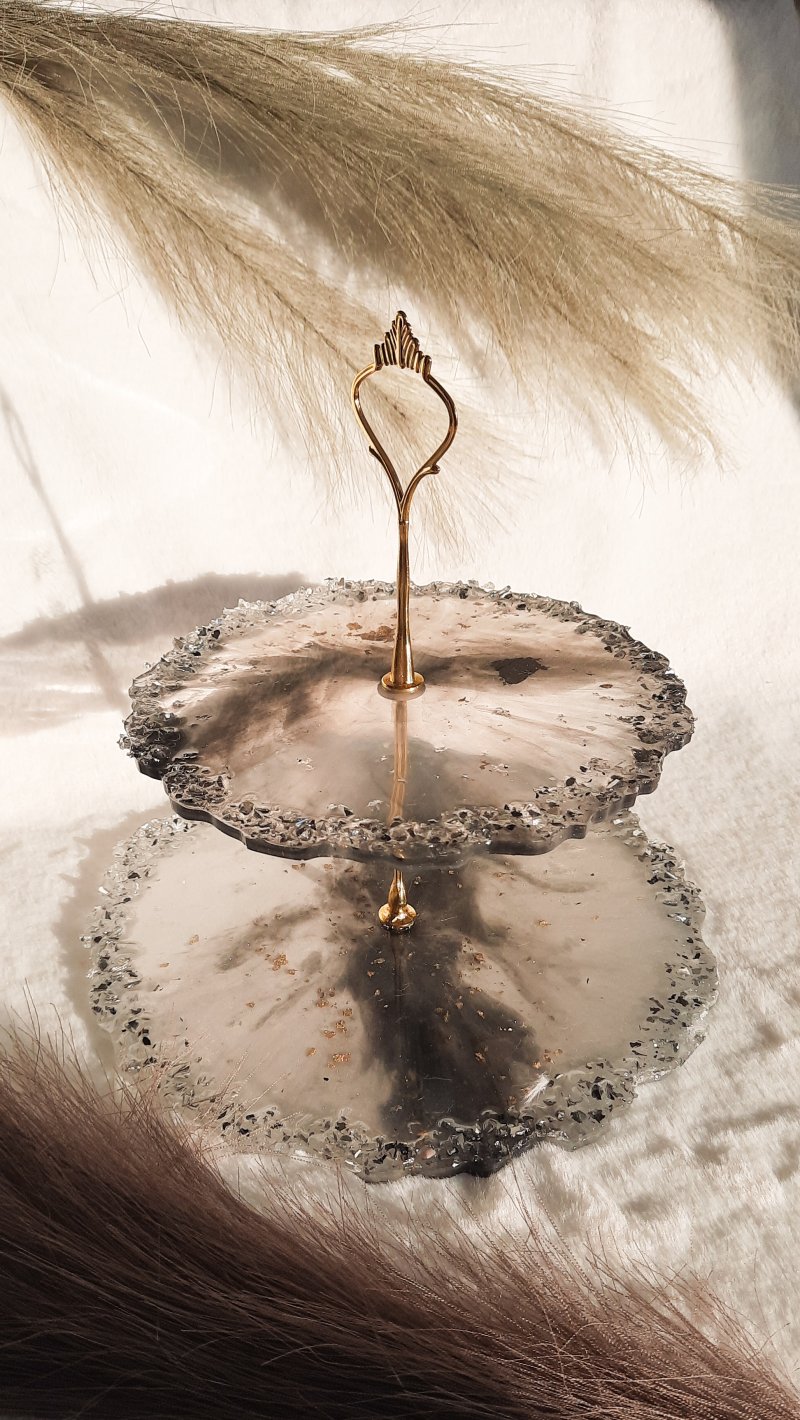 Epoxy etagere, Handicraft Kristina Pantelić