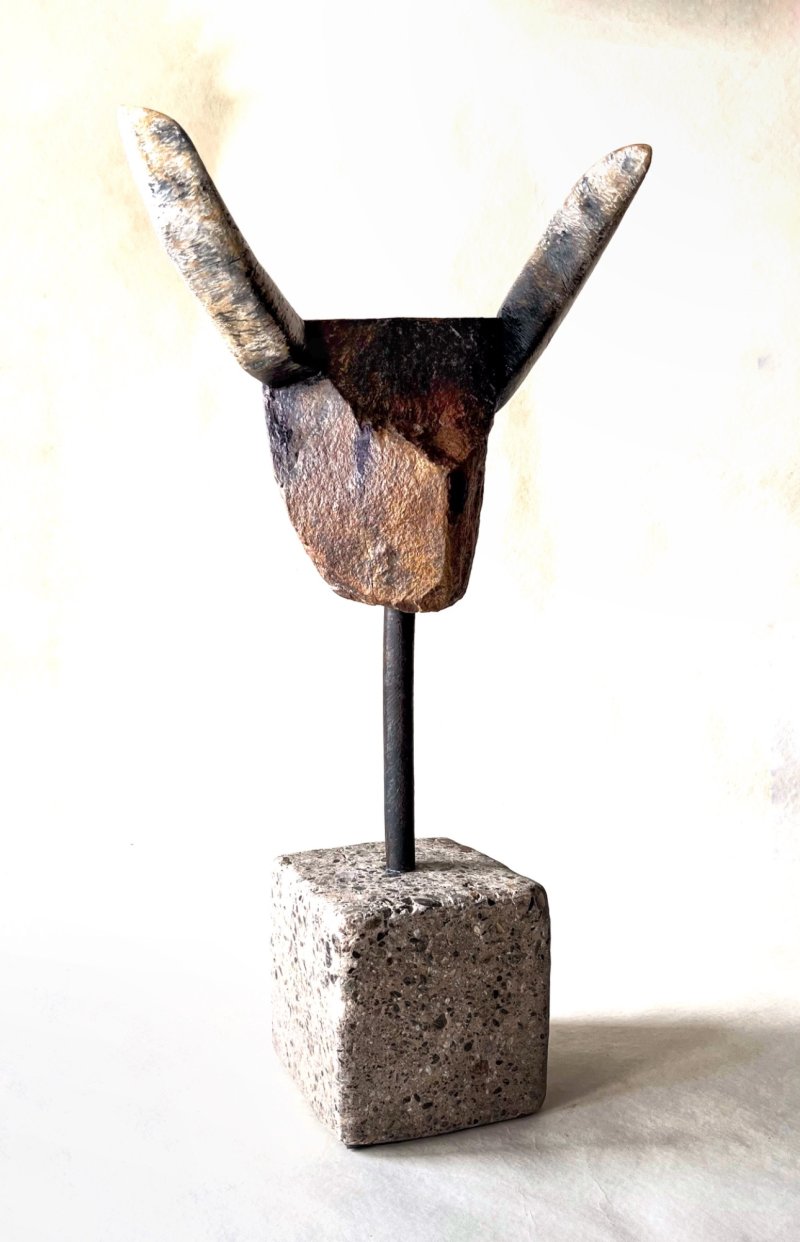 Svarog, Skulptura Vuk Maksimović