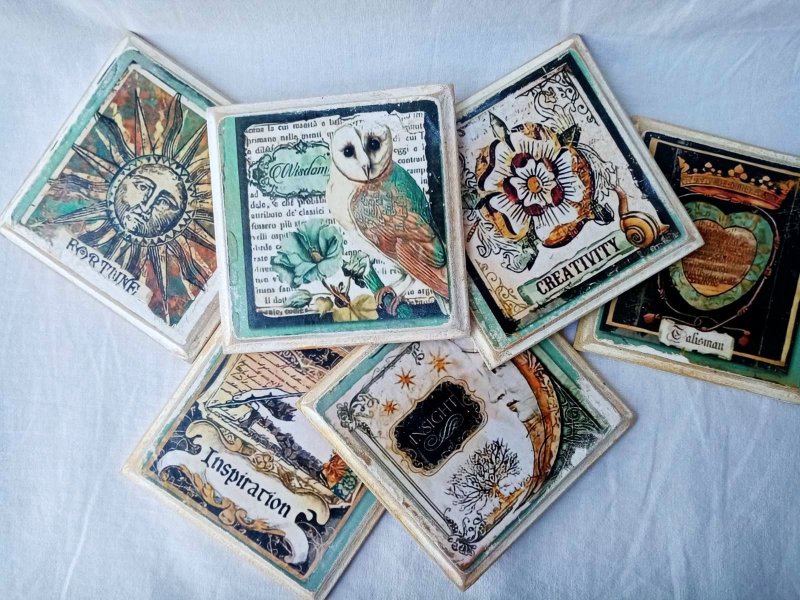 Decoupage coasters for glasses and cups set with stand, Painting Maja Živković