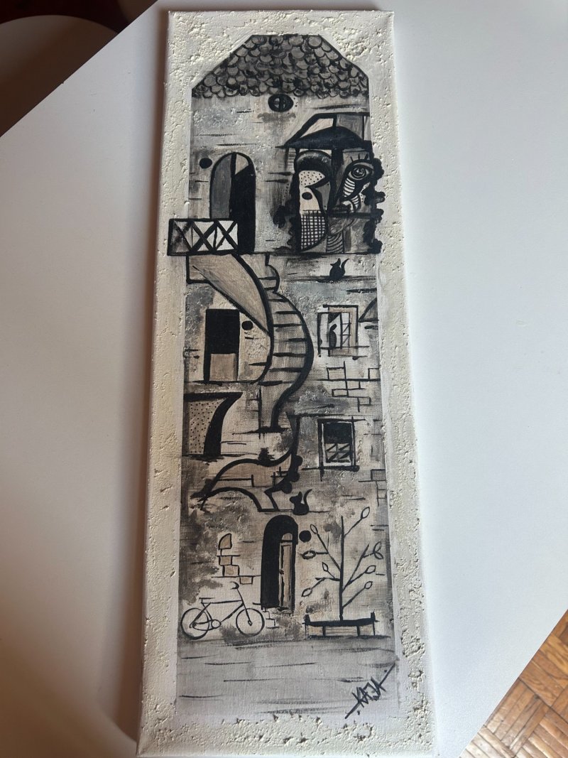 The house of a thousand stories