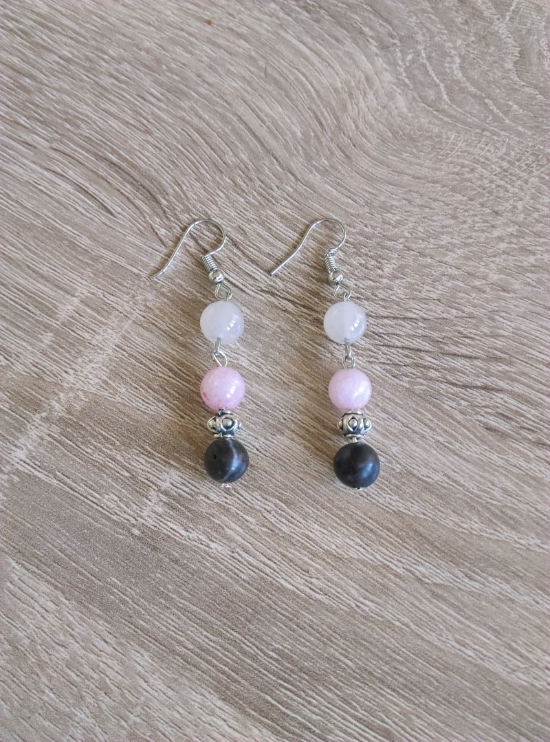 Earrings Rose, Handicraft Bojana Burić