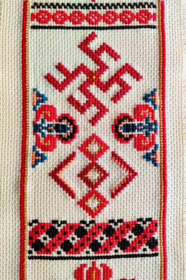 Svarogov kamen, Rukotvorina KlotGoget
