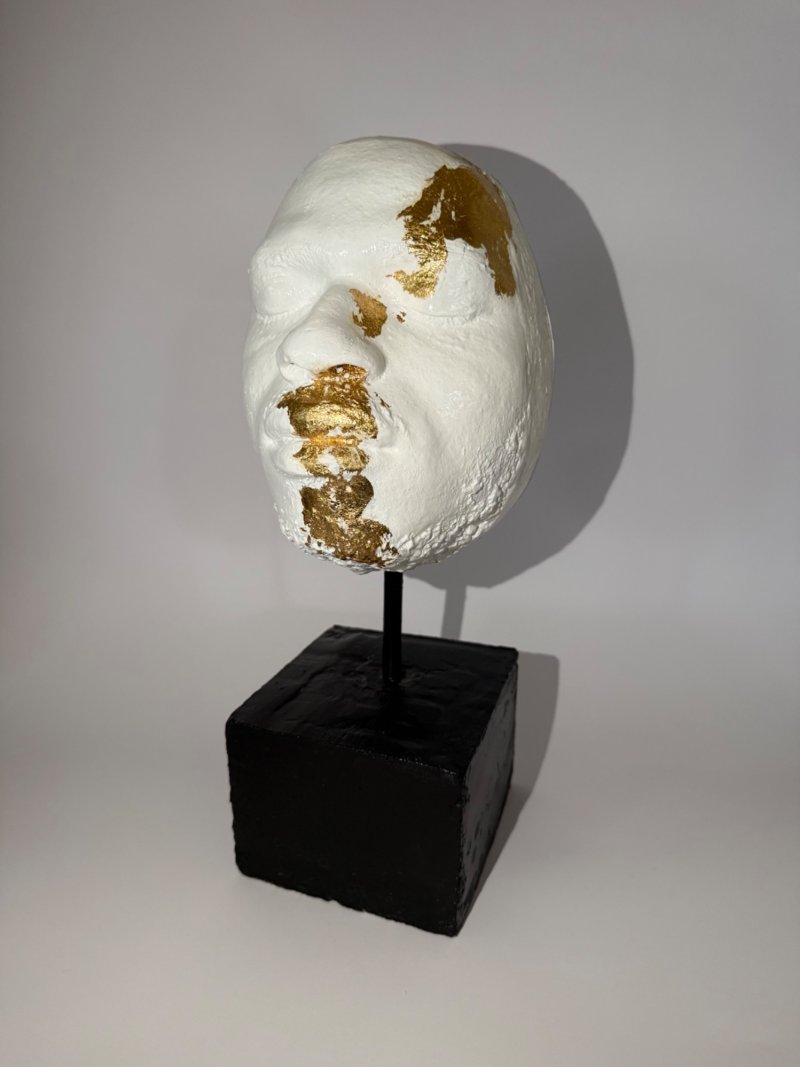 REFLECTION OF UNCONSCIOUS MIND DANIEL, Sculpture KrisBoginja