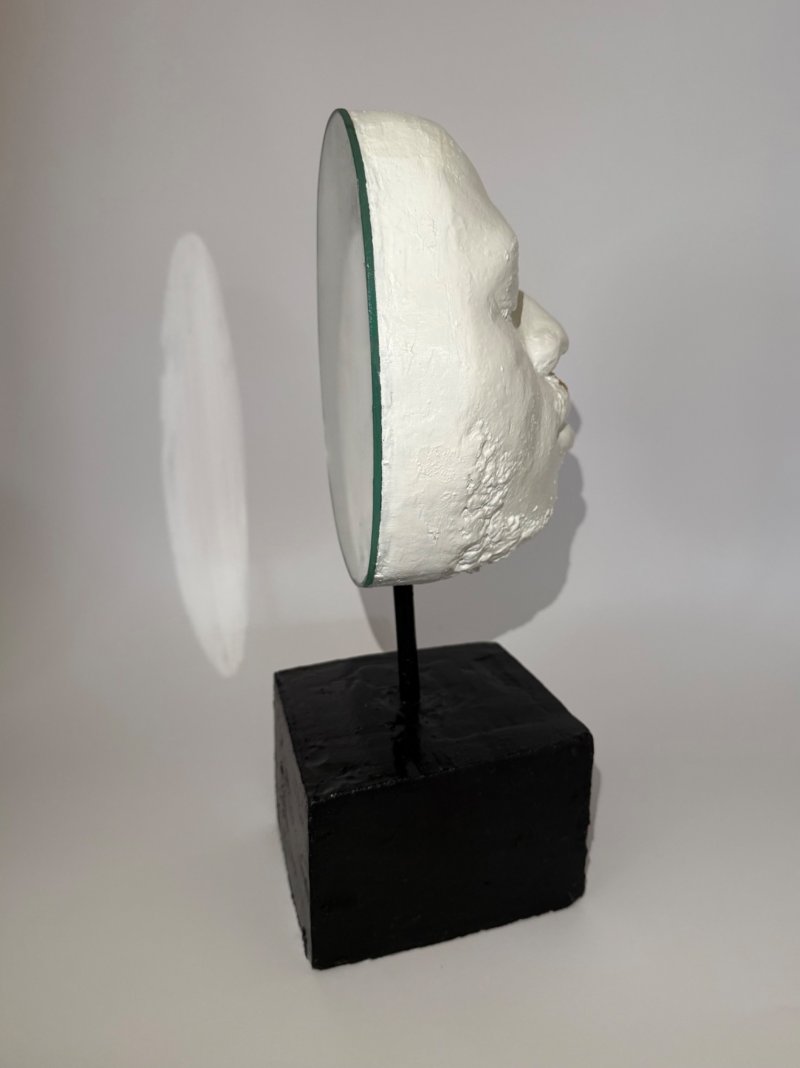 REFLECTION OF UNCONSCIOUS MIND DANIEL, Sculpture KrisBoginja