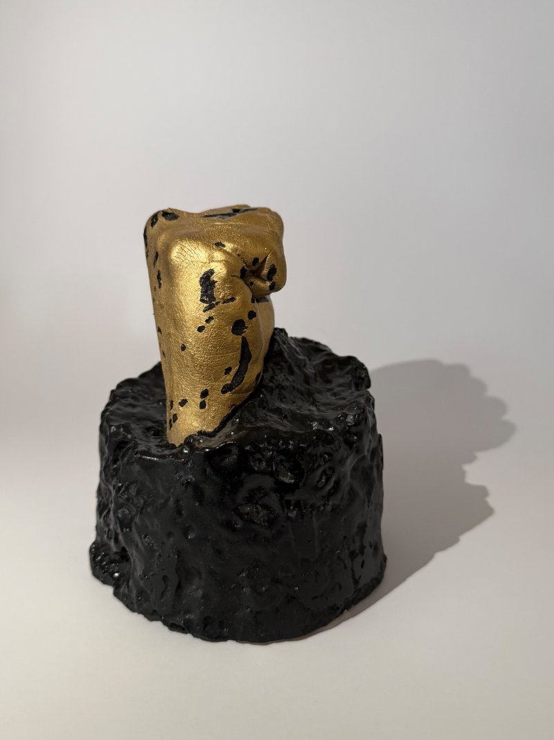 DECISION, Sculpture KrisBoginja