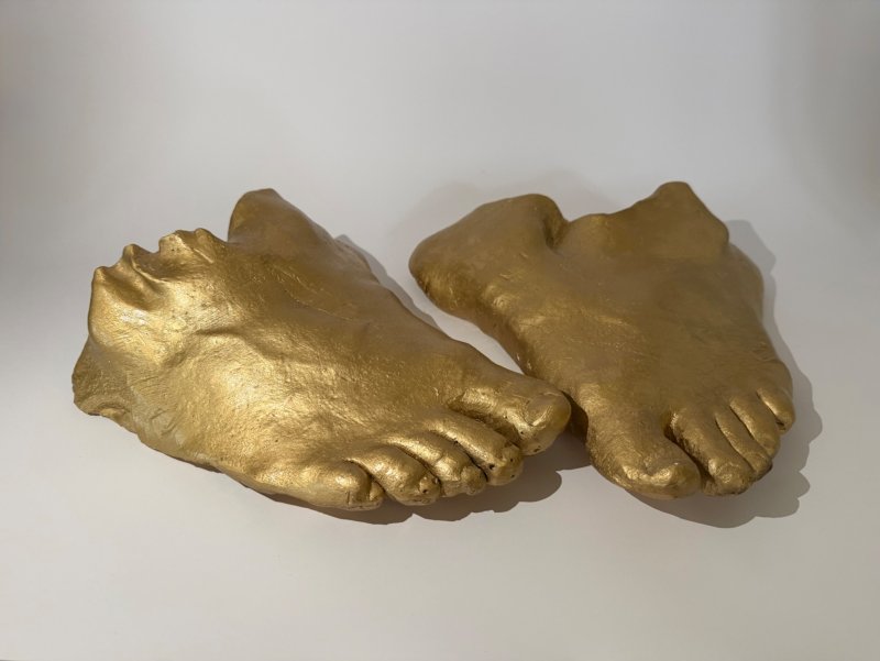 THE BURDEN OF THE HEART, Sculpture KrisBoginja