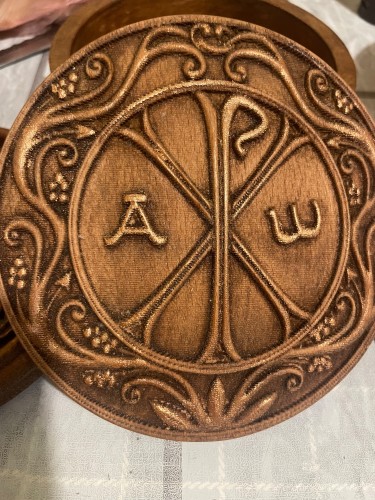 Ukrasna kutija Hristov monogram