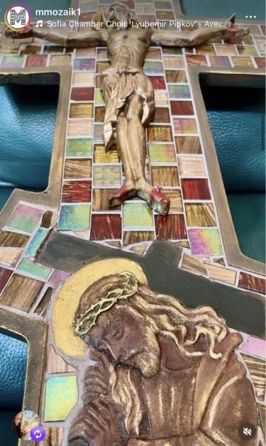 Bound to heaven by love-Crucifixion, Carving Marijana Djukic