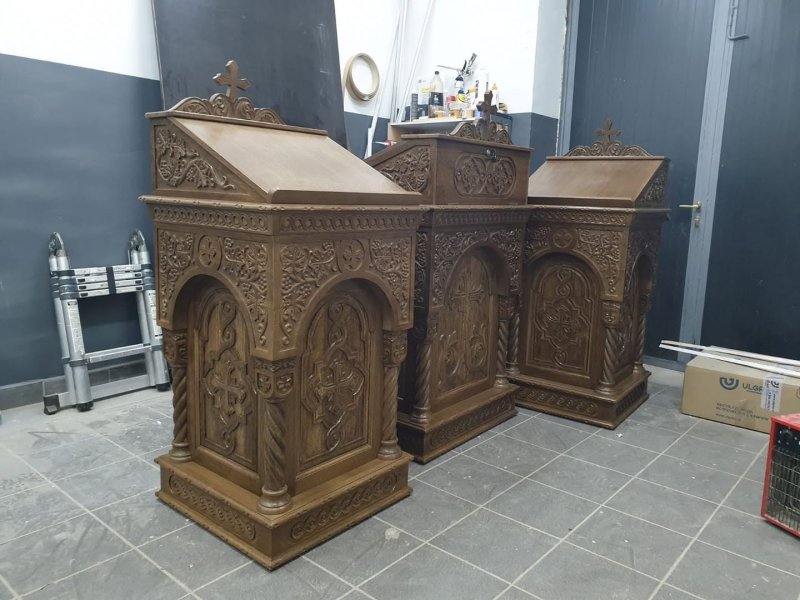 icon stands, Carving Sasa Kolbas