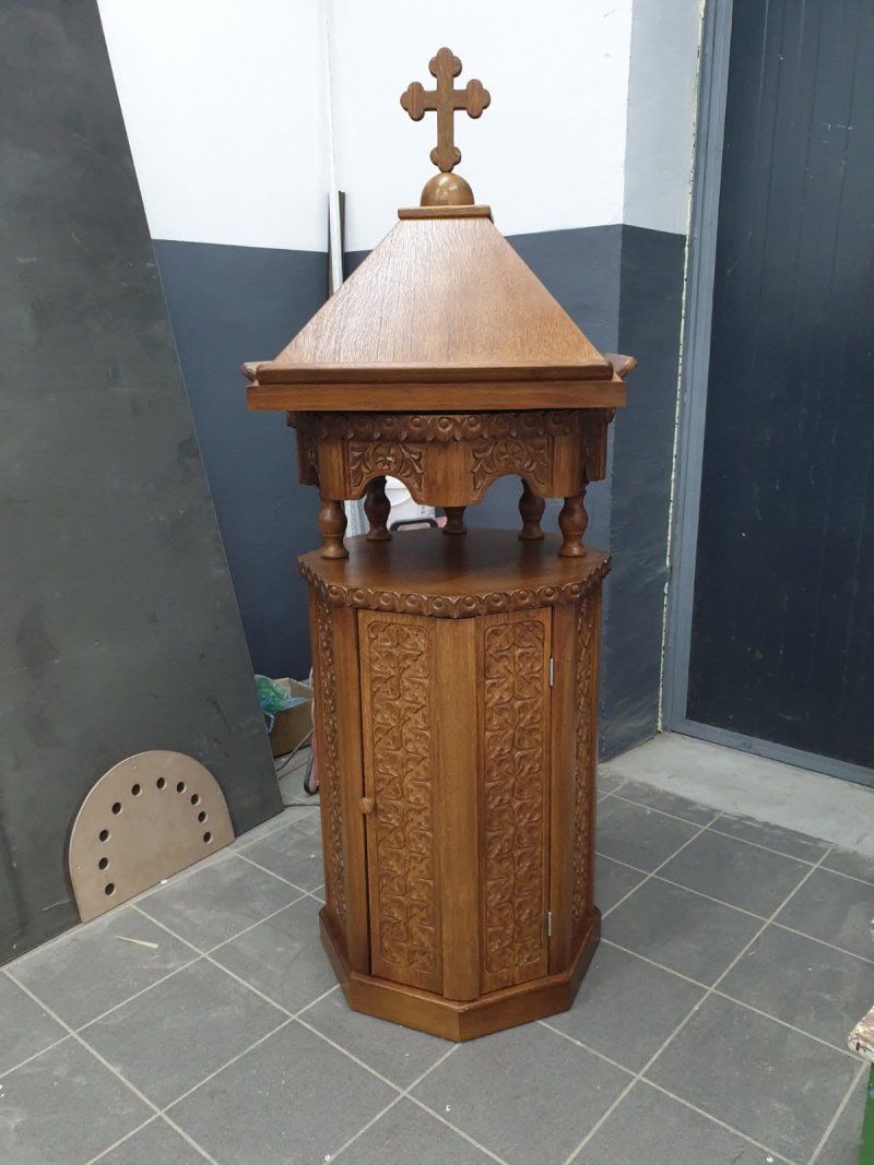 lectern for a temple, Carving Sasa Kolbas