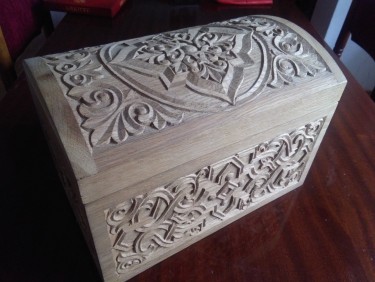 Hand-carved oak box  by Sasa Kolbas