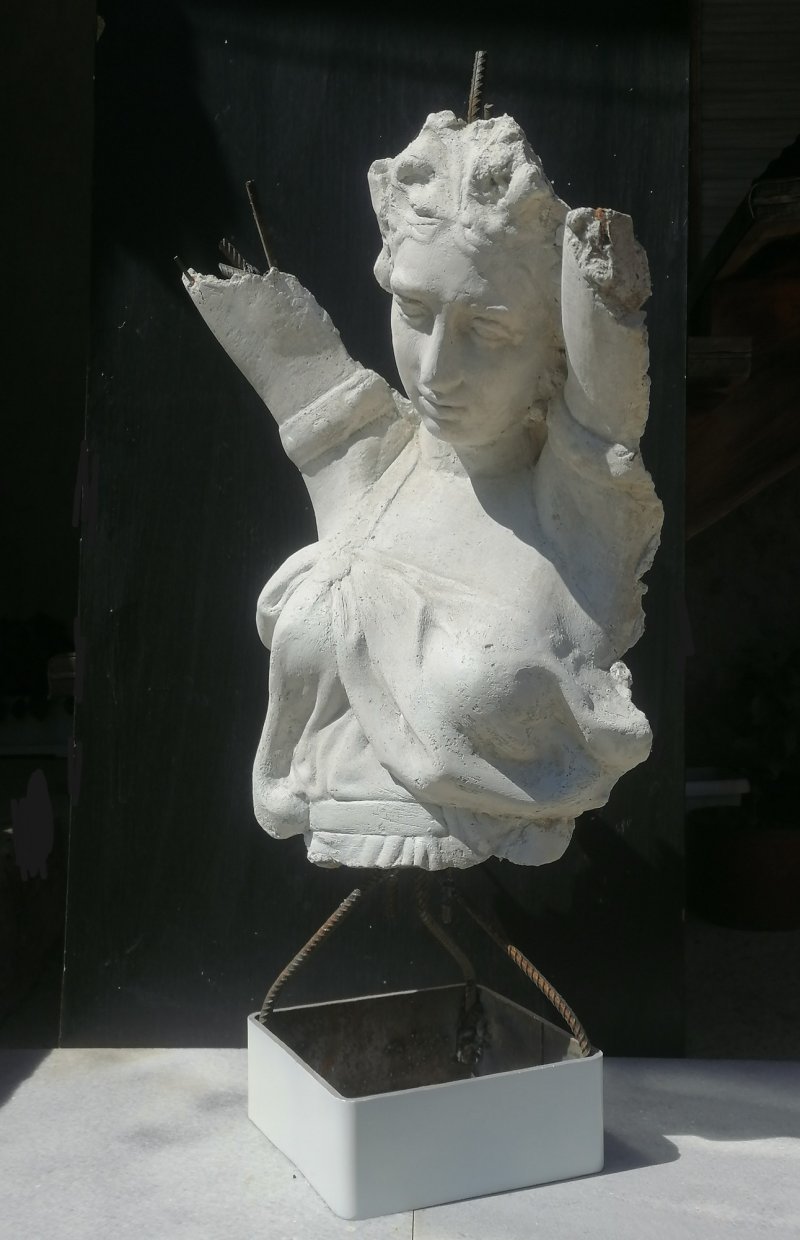 Fragment zenske figure, Skulptura Z&amp;Z galerija